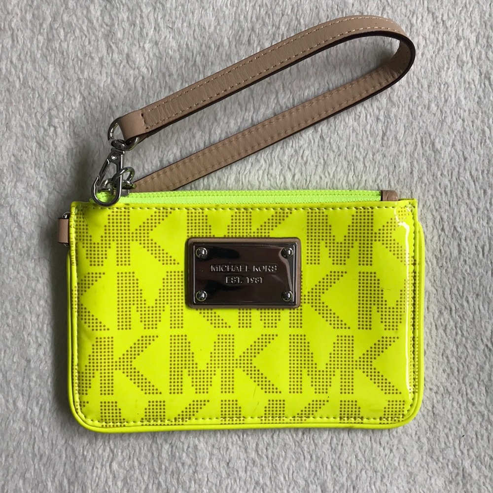 NWOT Michael Kors small wristlet